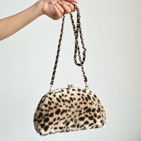 Pochette Nuage Léopard en Peluche pour Femme avec Fermeture Kiss Lock, Sac de Soirée Tendance en Fausse Fourrure, Pochette de Fête Hivernale en Fourrure pour Femme