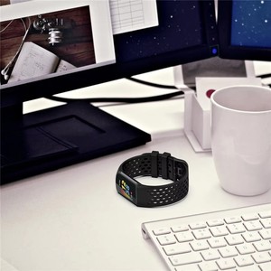 Cinturino di Ricambio in Silicone TPU Morbido per Sport all'Aperto, Compatibile con Fitbit Charge 5 <span class=keywords><strong>4</strong></span> 3 <span class=keywords><strong>Smart</strong></span> <span class=keywords><strong>Band</strong></span> - Product Image 6