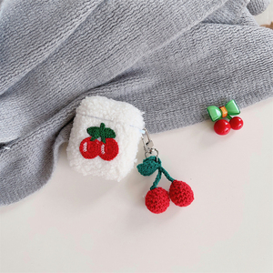 Nuovo Design alla Moda, Custodia Protettiva in Peluche con Motivo a Ciliegie Antiurto e Anticaduta per <span class=keywords><strong>Apple</strong></span> Airpods4 - Product Image 4