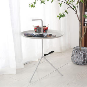 Mesa de centro pequeña de estilo nórdico con superficie metálica, mesa para sombrilla, mesa auxiliar portátil moderna para sala de estar - Product Image 4