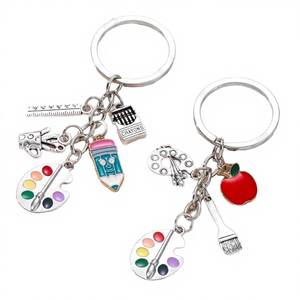 Porte-clés artisanal en métal émaillé, design classique, avec pendentifs en forme de planche à dessin, crayon, pomme, pinceau, de forme irrégulière, tendance mode, pour enseignant - Product Image 4