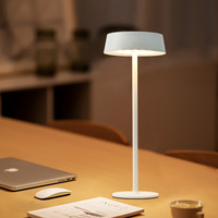 Lampe de table LED rechargeable sans fil, design moderne, pour la décoration de restaurants, hôtels de luxe, portable, avec fonction tactile.