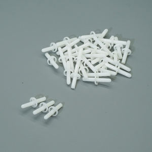 Chevilles en plastique polyvalentes rentables pour volets de plantation domestiques/commerciaux pour pièces de réparation - Product Image 4