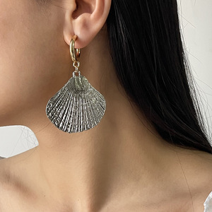 GT 2025 verano vacaciones estilo Metal Shell estrella de mar colgante pendientes moda vacaciones fiesta Accesorios Niña y Mujer - Product Image 4