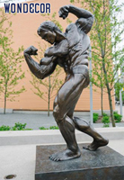 Statue de grande taille en Bronze, décoration pour la gymnastique et le jardin, constructeur Muscle Man, Sculpture de jardin en vente