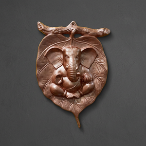 Décoration murale moderne en feuille de God Ganpati en FRP, légère et attrayante, pour la maison, vert, marron, or, incassable, imperméable, résistante aux intempéries - Product Image 1