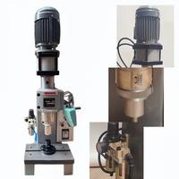Machine de pose de rivets pneumatique pour garnitures de frein
