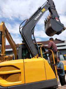Miniexcavadora Volvo EC80D Usada de Alta Calidad, 8 Toneladas, Excavadora Hidráulica de Cadenas Volvo EC80 de Segunda Mano en Venta a Bajo Precio - Product Image 3