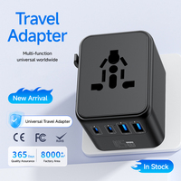 Mehrfarbiger 45W GaN Universal-Adapter mit 2 USB-A und 2 USB-C Anschlüssen, 2500W 100-250V All-in-One Weltreise-Steckdose für Geschäftsreisen
