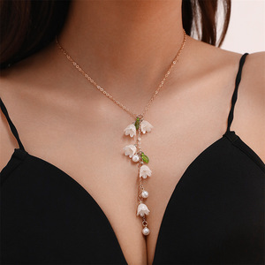 Boucles d'oreilles longues à franges <span class=keywords><strong>de</strong></span> muguet Boucles d'oreilles fleur <span class=keywords><strong>de</strong></span> perle <span class=keywords><strong>de</strong></span> tempérament <span class=keywords><strong>de</strong></span> mode pour les femmes - Product Image 2