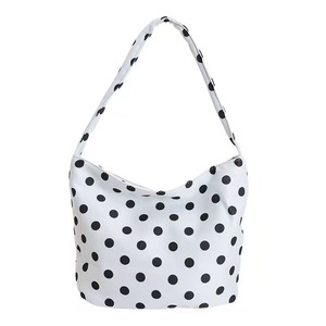 <span class=keywords><strong>Sac</strong></span> <span class=keywords><strong>à</strong></span> bandoulière mini en tissu Oxford <span class=keywords><strong>à</strong></span> pois, design personnalisé, <span class=keywords><strong>sac</strong></span> <span class=keywords><strong>à</strong></span> <span class=keywords><strong>main</strong></span> tendance pour femme, <span class=keywords><strong>sac</strong></span> fourre-tout <span class=keywords><strong>à</strong></span> porter sous le bras pour un usage quotidien décontracté - Product Image 4