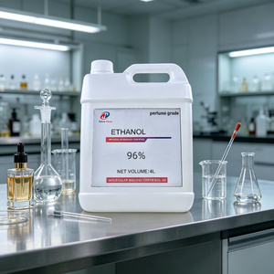 Éthanol liquide cosmétique et parfumé à 95 % et 96 %, solvant inodore pour huile parfumée longue durée, approvisionnement en vrac - Product Image 1