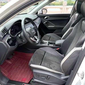 <span class=keywords><strong>Audi</strong></span> <span class=keywords><strong>Q3</strong></span> modèle <span class=keywords><strong>2021</strong></span> 1.4T Transmission automatique avec toit ouvrant - Product Image 6