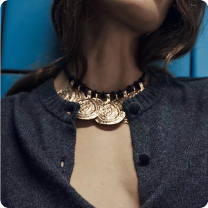 <span class=keywords><strong>Collane</strong></span> con cordoncino in pelle a doppio annodato da donna in lega retrò con ciondolo a forma di medaglione rotondo con nappe gioielli <span class=keywords><strong>per</strong></span> feste - Product Image 2