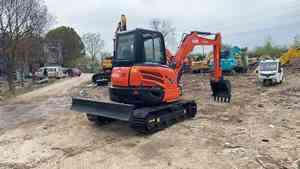 Excavatrice Kubota KX155 d'occasion de qualité supérieure, 5,5 tonnes |   Mini-pelleuse sur chenilles d'occasion avec moteur et pompe |   Origine japonaise - Product Image 4