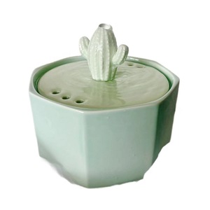 Bebedero de Cerámica con Forma de Cactus para Mascotas, Fuente de Agua Automática con Circulación Silenciosa, Dispensador de Agua Anti-Manchas Negras para Gatos - Product Image 5