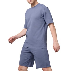 Ensemble décontracté homme : T-shirt à manches courtes et short assorti – Tissu léger, doux et respirant – Tenue d'été deux pièces style streetwear - Product Image 3