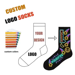 Etiket çorap üreticileri ile özel yüksek kalite OEM jakarlı desen pamuk ekip çorap çorap