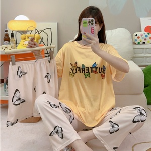 Indumenti da notte da <span class=keywords><strong>donna</strong></span> Casual a girocollo Set di tre pezzi per la casa cartoni animati estivi pigiami <span class=keywords><strong>Oversize</strong></span> alla moda coreano di seta al latte - Product Image 3