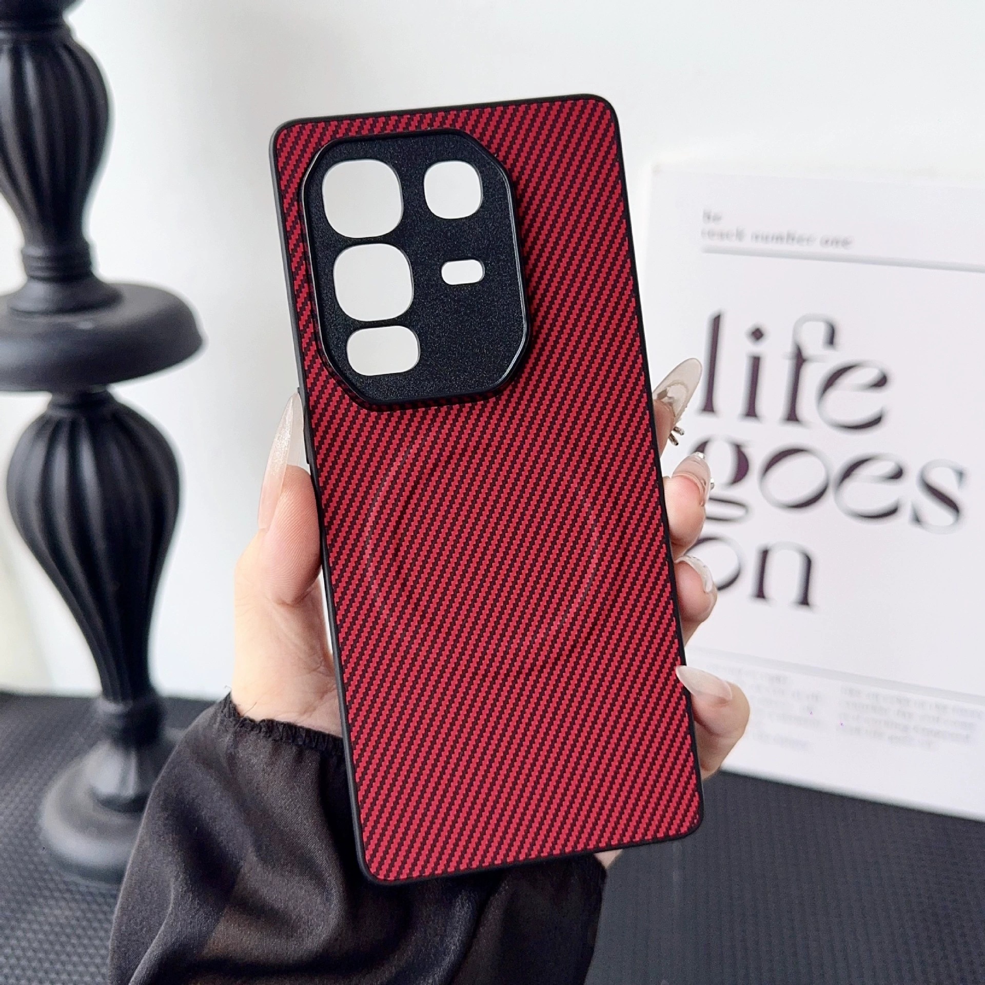 Fibra di carbonio Red-ss con attrazione magnetica e texture in pelle