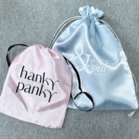 Sacs en satin miniatures en gros avec cordon de serrage, en tissu de soie lisse, avec logo personnalisé imprimé, pour emballage de bijoux et cadeaux