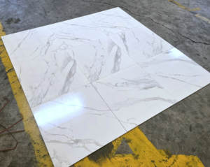 Carrara Weiß Marmor-Optik Porzellan-Bodenfliesen 60x60cm 600x600mm 9mm Dicke Antibakteriell Verschleißfest - Product Image 2