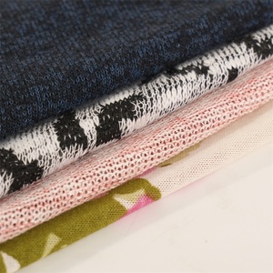 Vente chaude tissu tricoté texture riche hacci brosse tissu imprimé hacci tissu pour vêtement - Product Image 5