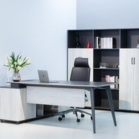 Bureau de direction moderne et élégant en forme de L, combinaison simple pour cadre supérieur