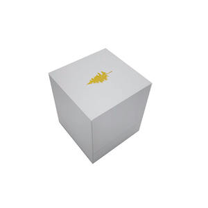 Cajas de Regalo de Perfume Blancas Ecológicas al por Mayor, Caja de Embalaje para Velas Personalizable con Logotipo Estampado en Oro - Product Image 2