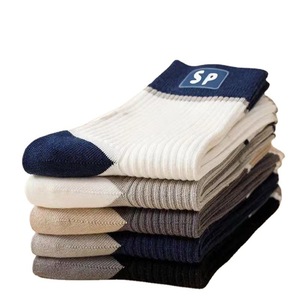 Men's Mid Calf Socks Crew Length Sweat Absorbent Basketball Sports Socks - Product Image 5