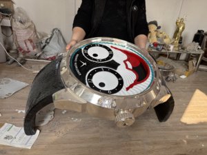 Tavolino da Caffè di Design Personalizzato in Stile Moderno a Forma di Orologio da Esterno Scultura in Resina di Vetroresina Arte Creativa per Parchi e Centri Commerciali - Product Image 4