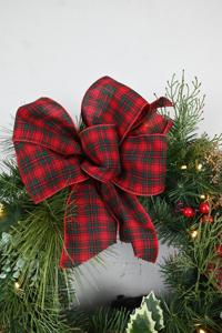 Wholesale Selling Customized <b>Pinecone</b> Red Berry Pine Needles Artificial Christmas Wreath - Product Image 3