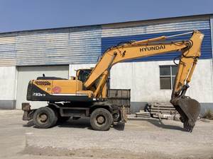 Mini-excavatrice électrique Hyundai 210LC-7 d'occasion, garantie 1 an, 4 roues motrices, moteur Cummins, prix bas, capacité de la benne de 0,48 m³ - Product Image 2