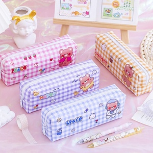 Mo <span class=keywords><strong>Shang</strong></span> <span class=keywords><strong>Shi</strong></span> Nian usine directe Ins ours Plaid porte-crayon fille coeur grande capacité PU étanche stockage papeterie boîte - Product Image 1
