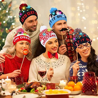 Chapeau de Noël lumineux QINGYAN en gros pour adultes et enfants, bonnet de Père Noël en tricot jacquard avec LED