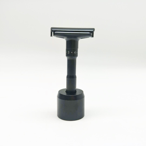 交換用ブレードと調整可能なヘッドカスタムロゴを備えた高品質の両刃ブレード安全かみそりステンレス鋼かみそり - Product Image 1