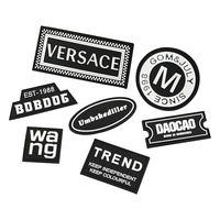 Étiquette en caoutchouc PVC personnalisée en gros, patch 3D en silicone, logo en caoutchouc gaufré, étiquette de vêtement, patch en silicone souple pour chapeau et sac à main