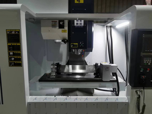Centro de Mecanizado Vertical NEWKer Control, Fresadora de 3 Ejes, Torno de 4 Ejes para Fresado de Metal - Product Image 2