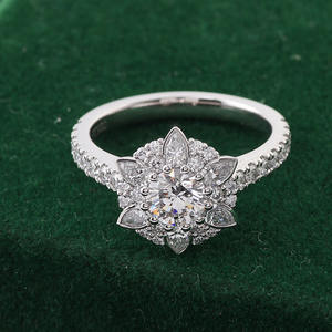 Bague en forme de fleur en or blanc Bague Pt950 Bague de mariage en <span class=keywords><strong>diamant</strong></span> de <span class=keywords><strong>taille</strong></span> brillante ronde 2025 Style populaire <span class=keywords><strong>Prix</strong></span> le plus bas - Product Image 2