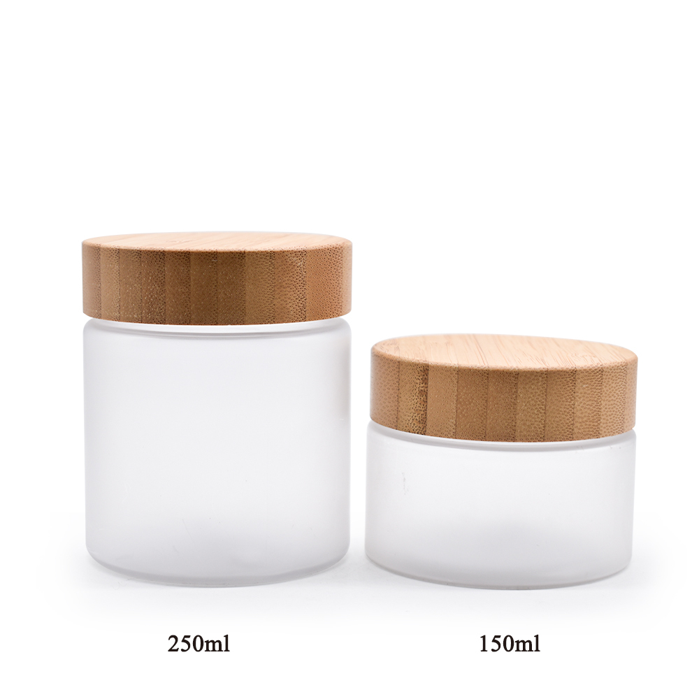 Eco-friendly bamboo empty cosmetic packaging 150g 250g PET jar amber clear frosted plastic jar with bamboo cap
