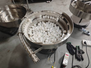 Yüksek hızlı kapak sayma kap makinesi titreşim sıralayıcı ve besleyici - Product Image 4