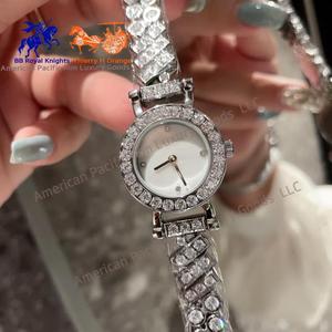 Conjunto de Pulseras de Lujo Marca H para Mujer, Elegante Accesorio de Cristal con Pedrería, Reloj de Cuarzo Moderno, Estilo Ejecutivo - Product Image 4