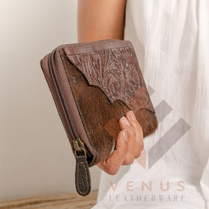Cartera de cuero genuino para mujer de alta calidad, bolso de mano de diseño largo a la moda con cierre abierto y plumas decorativas - Product Image 5