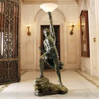 Lampe sur pied en bronze Prometheus 74'' Torchiere, statue d'homme en bronze, lampe d'intérieur