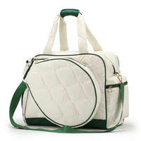 Sac fourre-tout de tennis en coton bouffant de nylon matelassé blanc de luxe pour femmes avec logo personnalisé de padel pour sac de raquette de pickleball de gymnastique en plein air