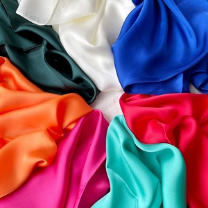 Pañuelo cuadrado pequeño de satén de color liso para mujer, pañuelo de cuello de moda, cinta para el pelo, lazo para bolso, pañuelo de satén colorido para uso diario - Product Image 3