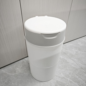 Poubelle multi-usages pour déchets d'animaux et couches pour bébés - Anti-odeur, étanche, couvercle antidérapant - Conception en plastique de qualité supérieure - Product Image 4