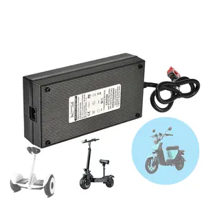 Caricabatteria adattatore batteria 48v 5A 4A 3a 2a per scooter elettrico caricabatteria al piombo 54.6V 60v