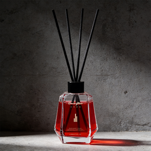 ขวดแก้วทรงหลายเหลี่ยม ดีไซน์ใหม่ คุณภาพพรีเมียม ขนาด 200 มล. ผลิตด้วยมือ สำหรับน้ำหอมปรับอากาศในบ้าน แบบเติมได้ - Product Image 1