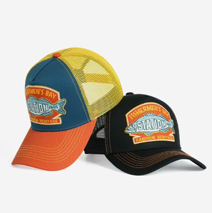 Gorras Trucker de Malla con Diseño Bicolor, Visera Curva y Parche Tejido Multicolor para Hombre y Mujer, Ideales para Uso Casual, Viajes, Actividades al Aire Libre y Negocios - Product Image 1
